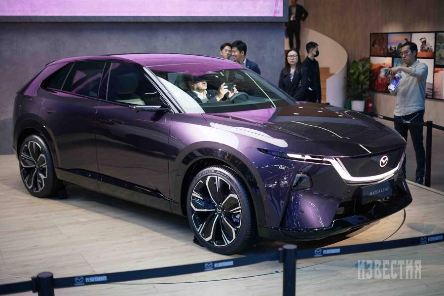 Новая модель японской Mazda -- перелицованный китайский автомобиль. Если раньше автопроизводители из Поднебесной копировали машины инменитых марок, то теперь именитые марки приходят к ним за «зелеными» технологиями