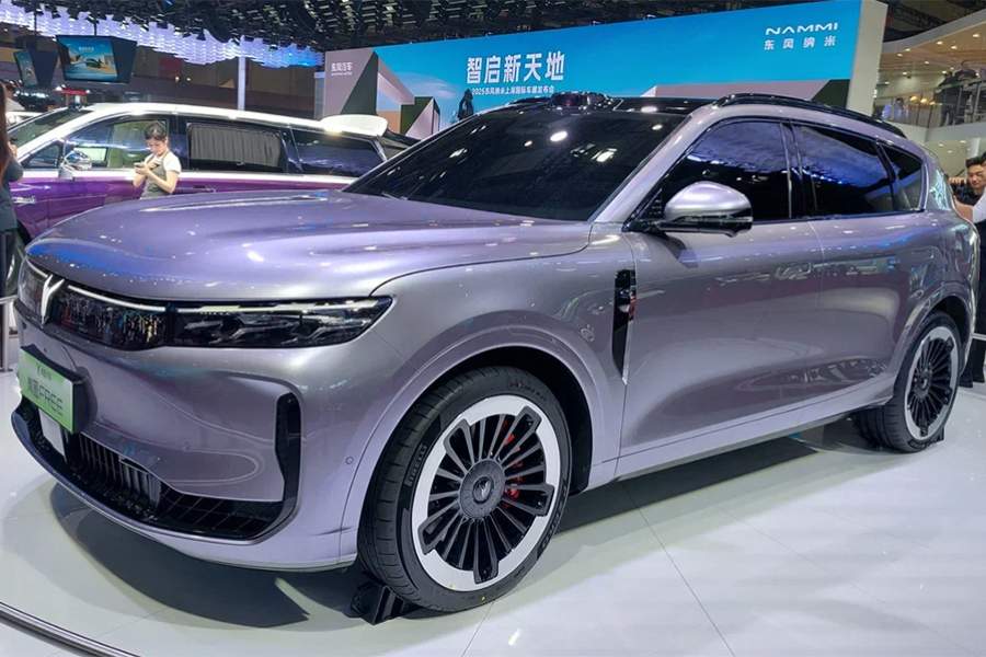 DongFeng показал в Шанхае рестайлинговый кроссовер Voyah Free. Помимо измененной внешности, он получил автопилот от компании Huawei c лидаром на крыше 