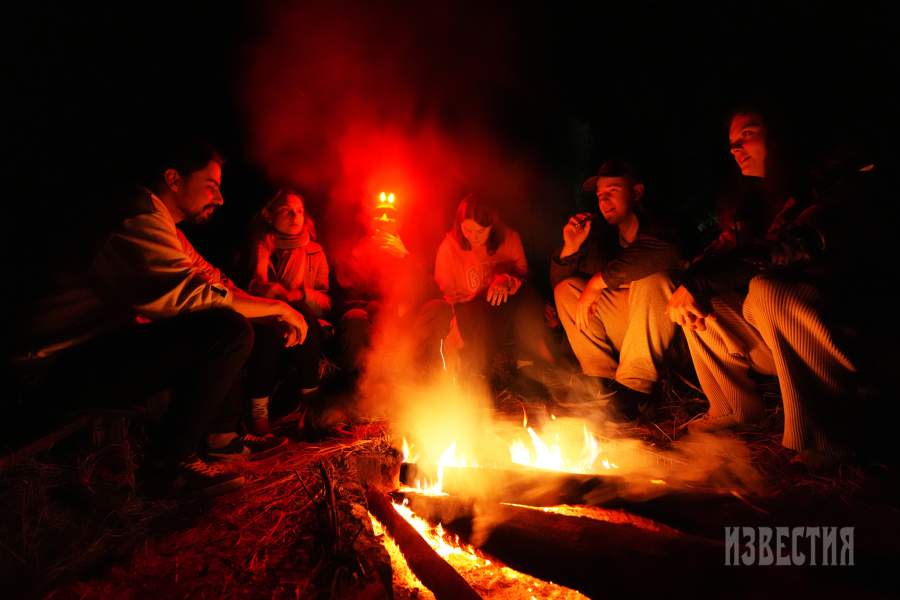 Вечерний костер — самое романтическое время