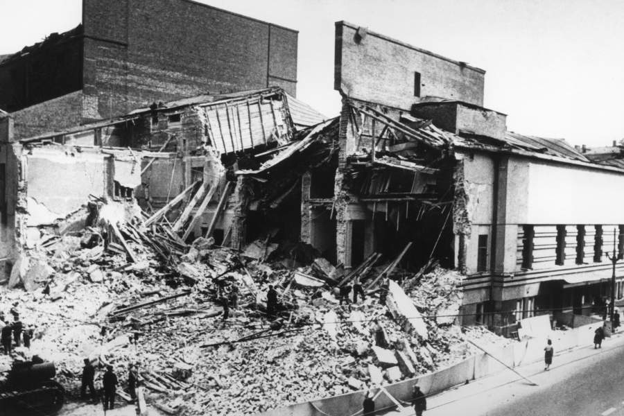 Здание Театра Вахтангова на Арбате. 1941