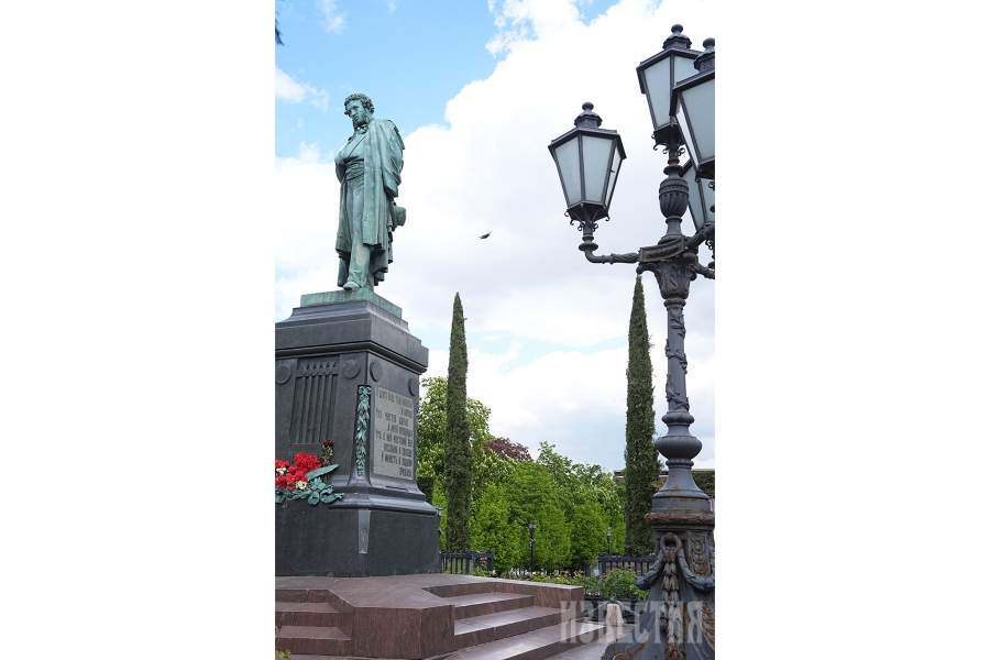 Памятник Пушкину на Тверском бульваре