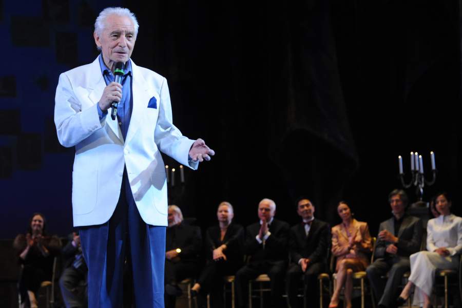 Председатель жюри XI Международного конкурса артистов балета и хореографов Юрий Григорович в Большом театре во время церемонии награждения победителей конкурса. 2009 год