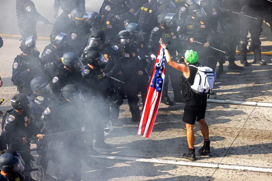 Протесты в Лос-Анджелесе