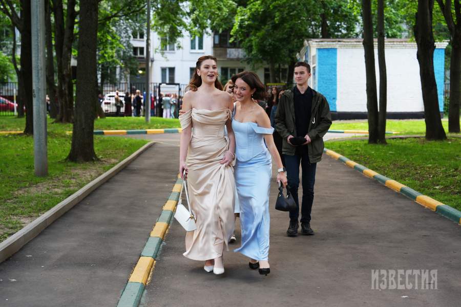 Выпускница