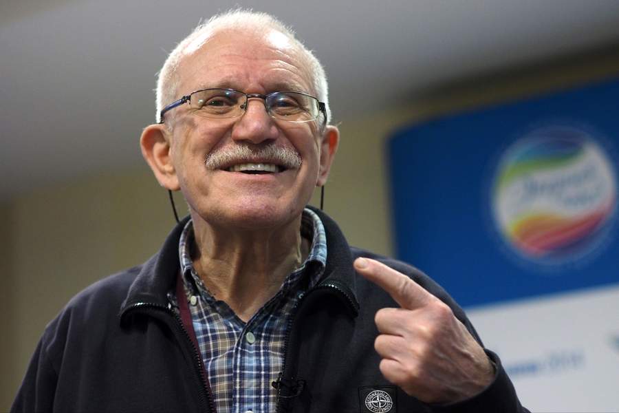 Кинорежиссер Александр Митта выступает с лекцией на фестивале спортивной журналистики «Энергия побед» в Сочи. 2013 год