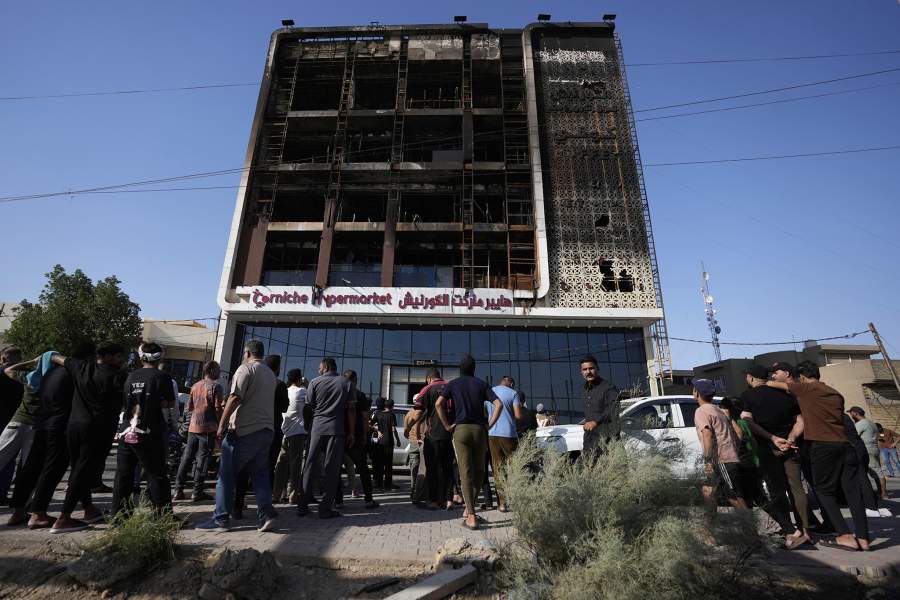 По меньшей мере 63 человека погибли в результате пожара в торговом центре на востоке Ирака