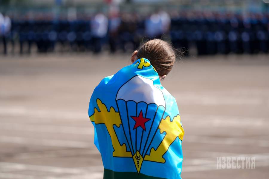 Праздничное построение в воинской части