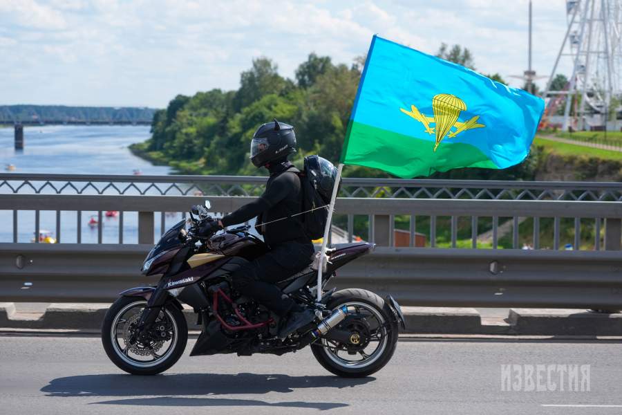 Автомотопробег в честь праздника в Псковской области