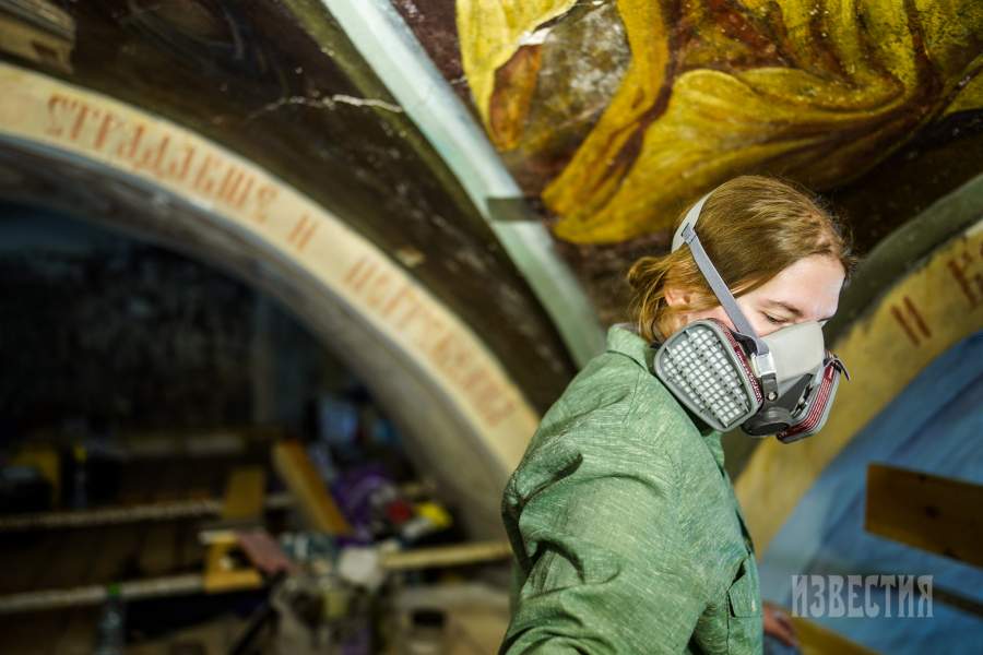 Строгановка, раскрытие и укрепление росписей в четверик