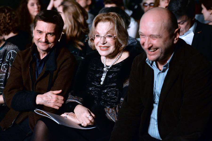 Режиссер Юрий Бутусов, актриса Людмила Максакова и режиссер Сергей Женовач (слева направо) на церемонии вручения ХХ Премии Станиславского