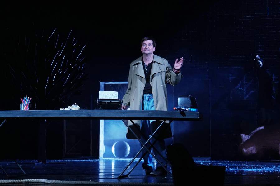 Московский Художественный театр. Спектакль «Человек-рыба» в постановке Юрия Бутусова