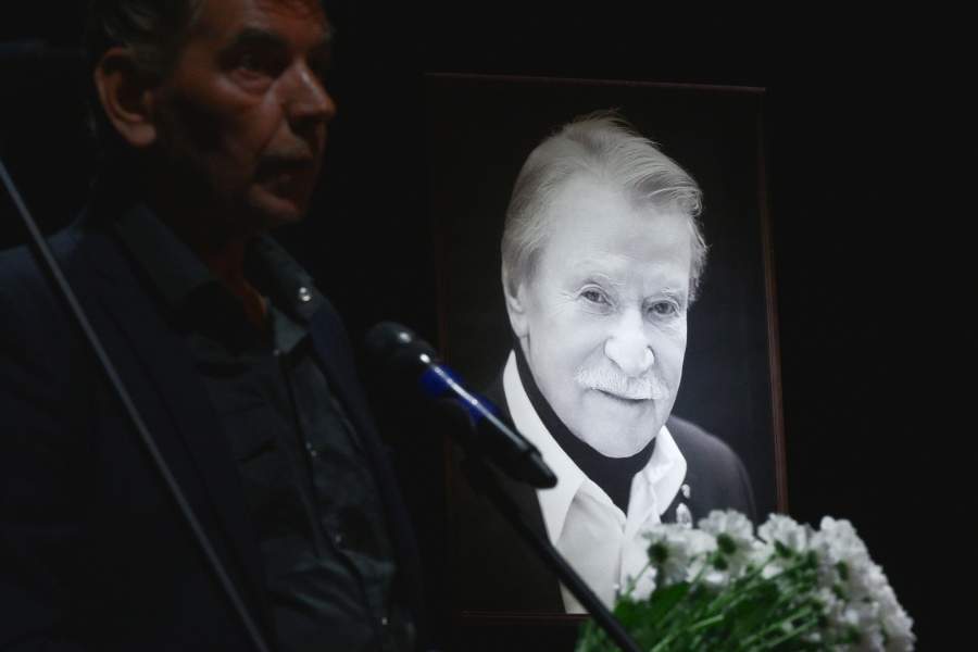 Церемония прощания с народным артистом России Иваном Краско в Театре им. В. Ф. Комиссаржевской в Санкт-Петербурге