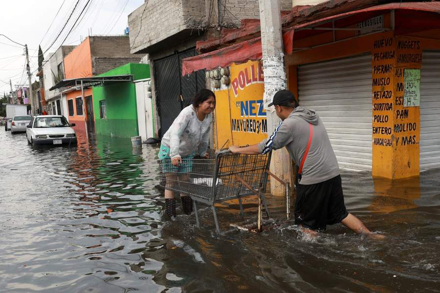 После сильных дождей в Мексике произошли наводнения