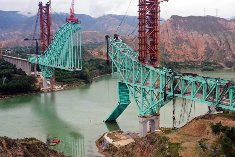 Обрыв строительного каната произошел на мосту Цзяньчжа через реку Хуанхэ в Китае