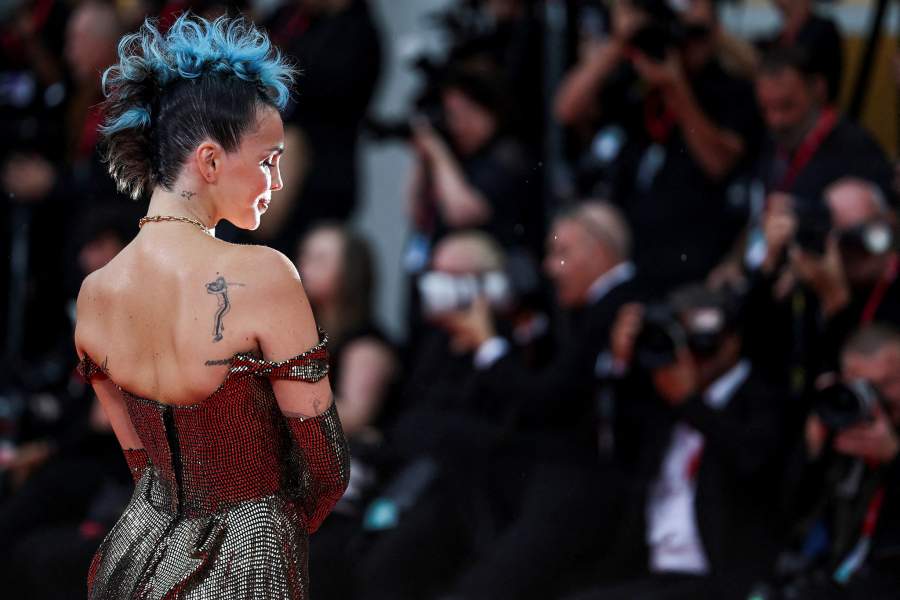 Роуз Виллен позирует на красной дорожке перед церемонией открытия 82-го Венецианского кинофестиваля в Венеции, Италия, 27 августа 2025 года.