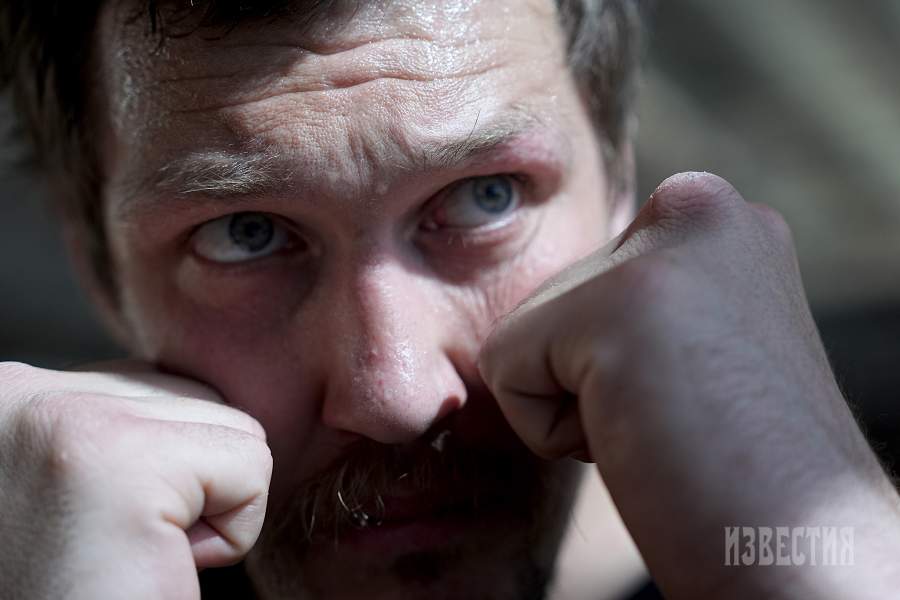 В лиге Top Dog Игорь провел 8 боев. Пять из них закончились его победой. Однако каждый раз боец получал какие-то травмы. Главный «расходный материал» — кулаки. Помимо спорта у Игоря есть и «гражданская» профессия — в перерывах между соревнованиями он работает массажистом. К сожалению, полученные травмы бывают настолько сильными, что не позволяют заниматься массажем — приходится восстанавливаться и ждать заживления