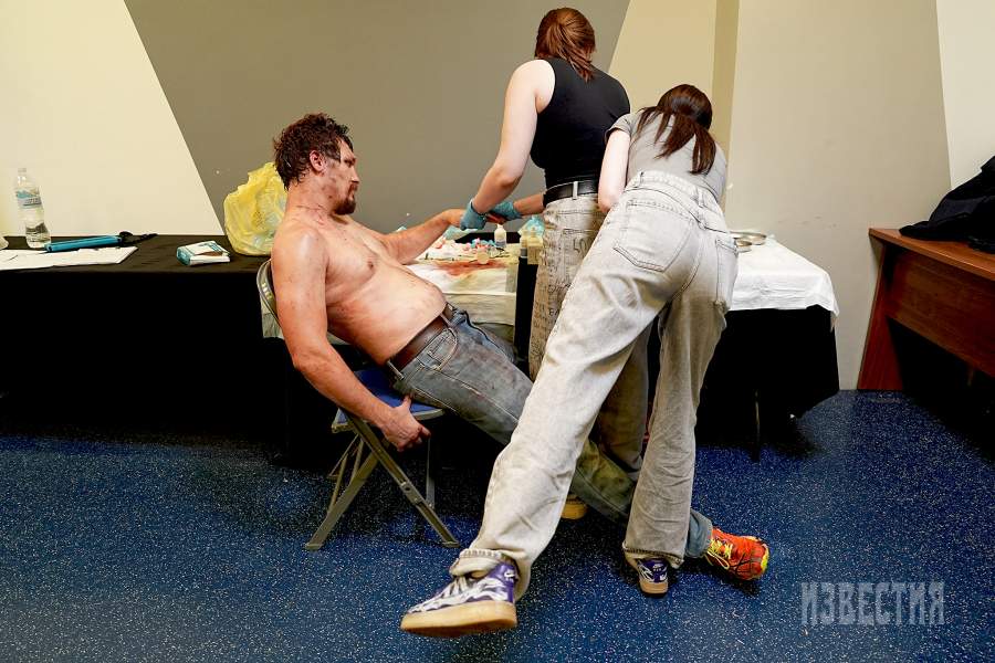 Первым делом после ринга нужно посетить медпункт, где врачи окажут неотложную помощь, обработают раны, назначат необходимое лечение…