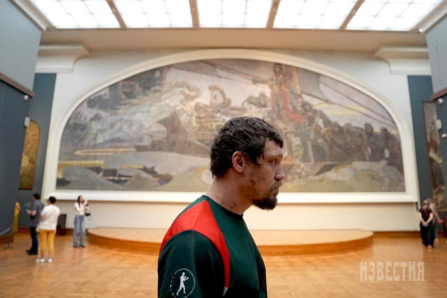 Вопреки стереотипам, Игорь не чужд искусству, и даже снялся в короткометражном фильме «Мотылек». Спортсмен говорит, что хотел бы повторить актерский опыт, если предоставится такая возможность