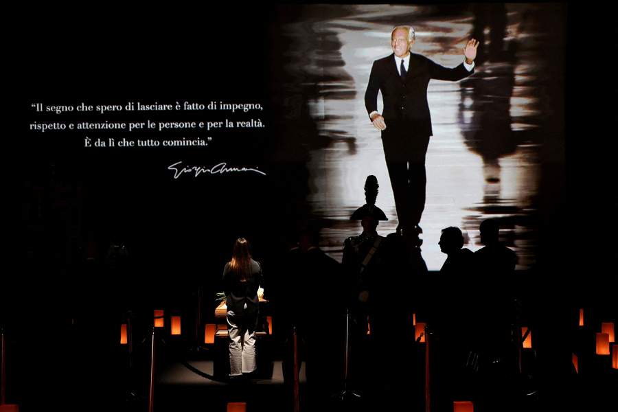 На 92-м году жизни умер итальянский модельер и предприниматель, основатель компании Armani Джорджо Армани