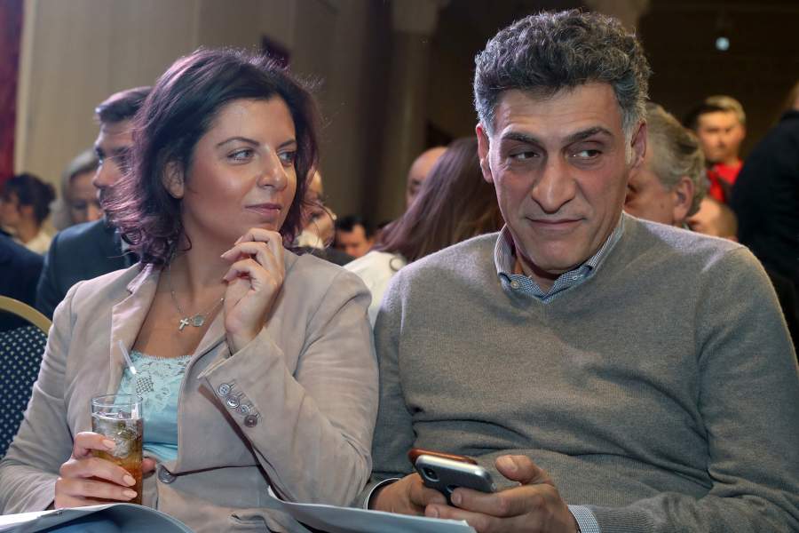 Главный редактор международного информационного агентства «Россия сегодня», руководитель телеканала RT Маргарита Симоньян и режиссер Тигран Кеосаян