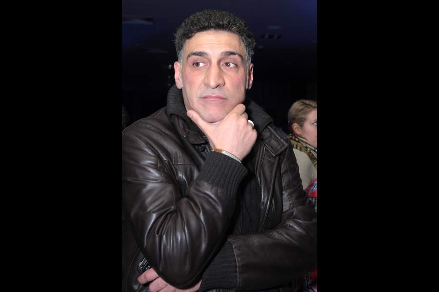 Режиссер Тигран Кеосаян перед началом премьеры фильма «Камень» в кинотеатре «Формула Кино Сити». 2012 год