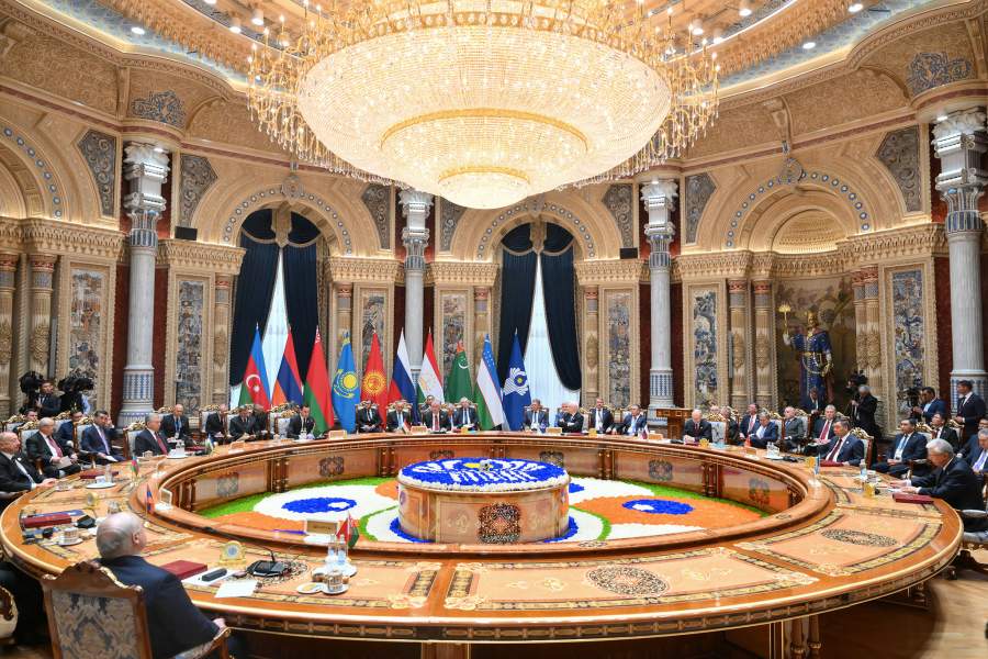 Президент РФ Владимир Путин участвует в заседании совета глав государств СНГ в расширенном составе в Душанбе