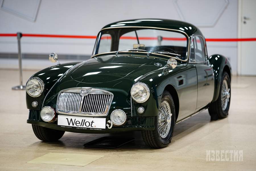 Автомобиль MG MGA Coupe на выставке-аукционе редких автомобилей от аукционного дома Wellot