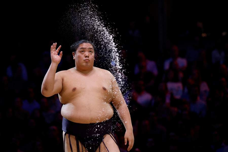 Sumo Wrestling - The Grand Sumo Tournament - Royal Albert Hall, London, Britain - October 17, 2025 Ichiyamamoto ahead of the eleventh bout against Takanosho Action Images via Reuters/Peter Cziborra TPX IMAGES OF THE DAY