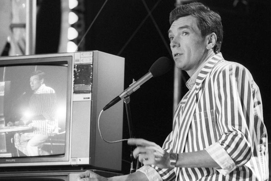  Москва. Хит-парад ТАСС "Музыкальный Олимп". Ведущий Юрий Николаев представляет участников ансамбля "Машина времени".