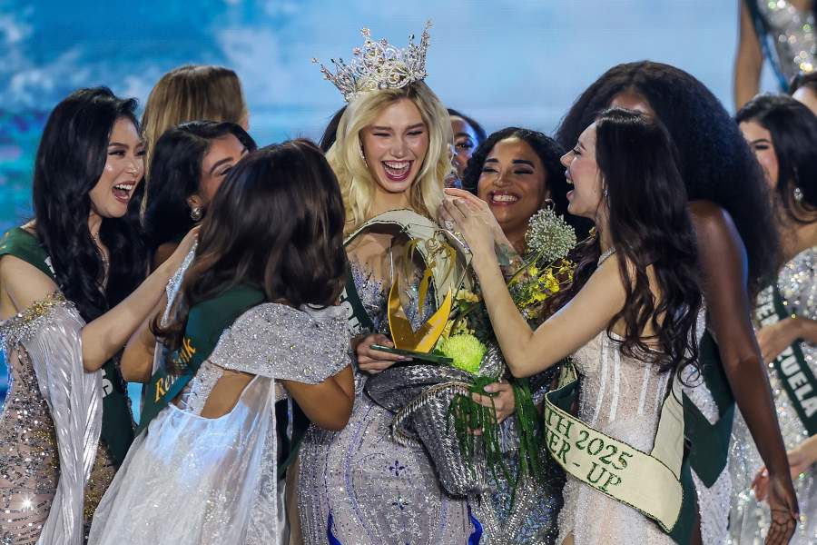 ewly-crowned Miss Earth 2025 Natalie Puskinova (C) of the Czech Republic is congratulated by other candidates during the Miss Earth 2025 coronation night in Paranaque City, the Philippines, on Nov. 5, 2025