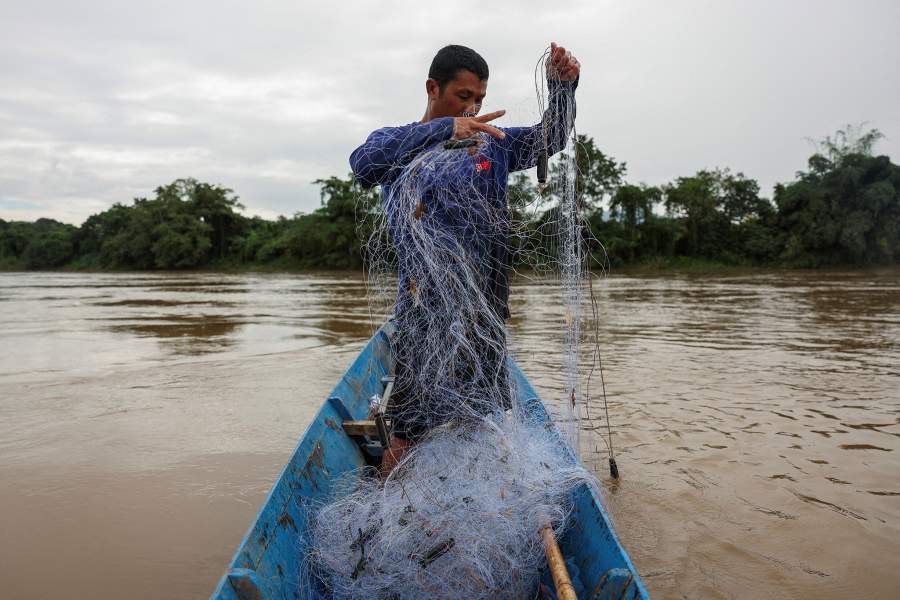 Золотоносный рудник подвергает риску реки и людей Юго-Восточной Азии