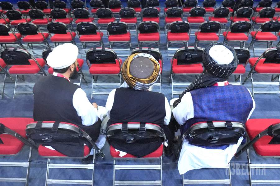 Гости перед началом пленарного заседания Восточного экономического форума - 2025