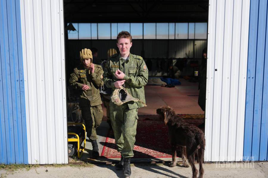 Кадеты перед прыжком 