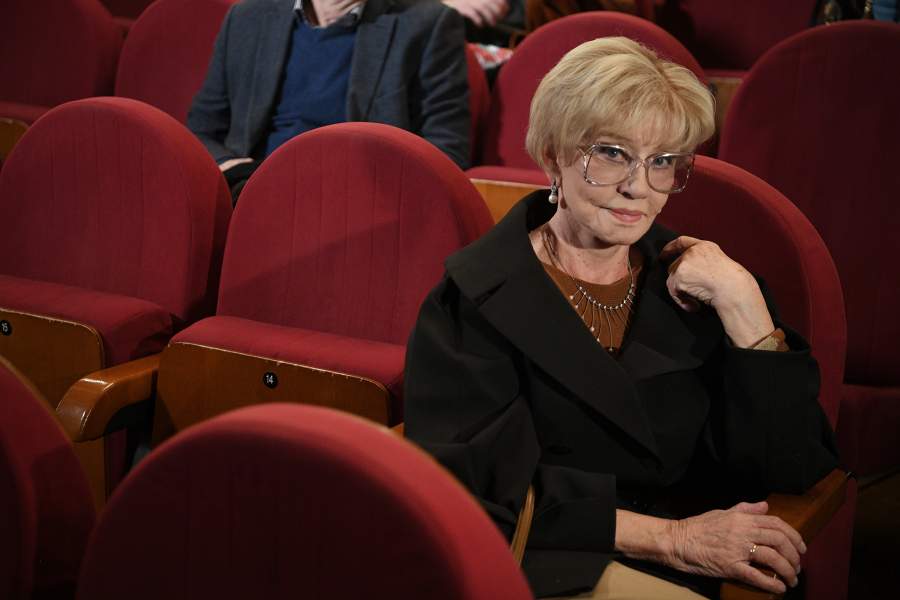 Народная артистка России Вера Алентова во время сбора труппы Московского драматического театра имени А.С. Пушкина в преддверии открытия 73-го театрального сезона