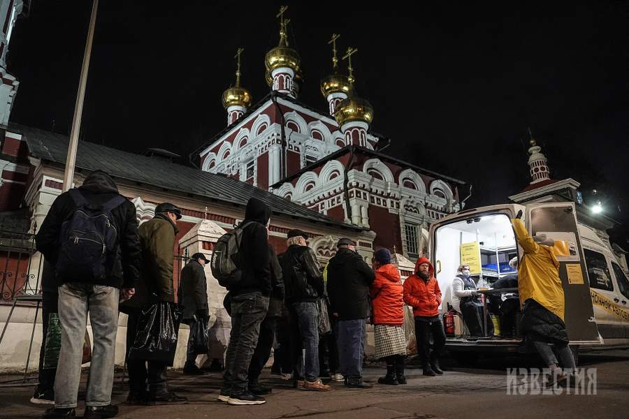 Межрегиональная благотворительная общественная организация «Ночлежка» появилась в 1990 году в Петербурге и с тех пор выстроила системную помощь людям, оказавшимся без дома и поддержки