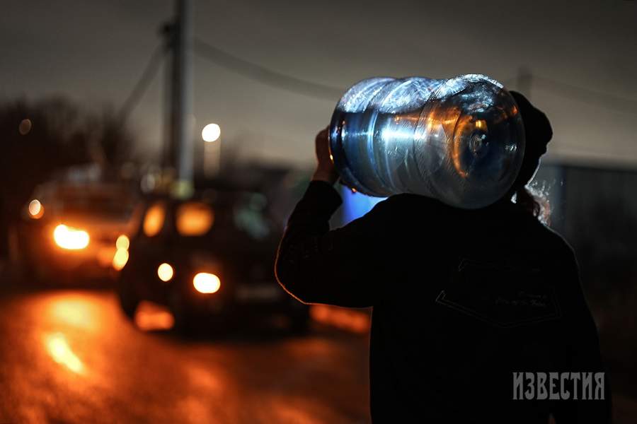 В 2024 году один из пунктов обогрева в Петербурге перешел на отопление дровами. Данное решение потребовало больше усилий от сотрудников и немного сократило количество мест, но принесло важные преимущества