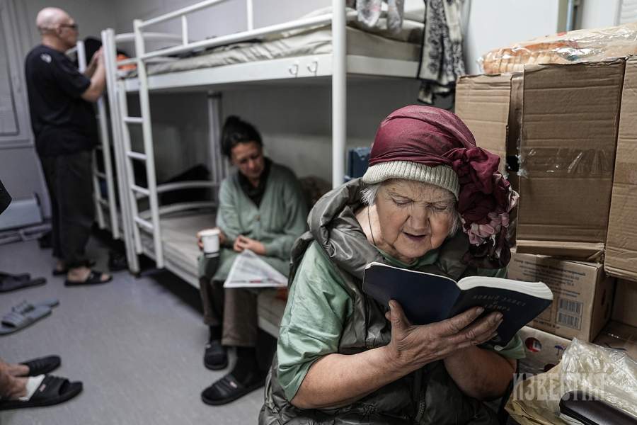 Там же можно помыться, постирать и высушить одежду, получить ужин и чай