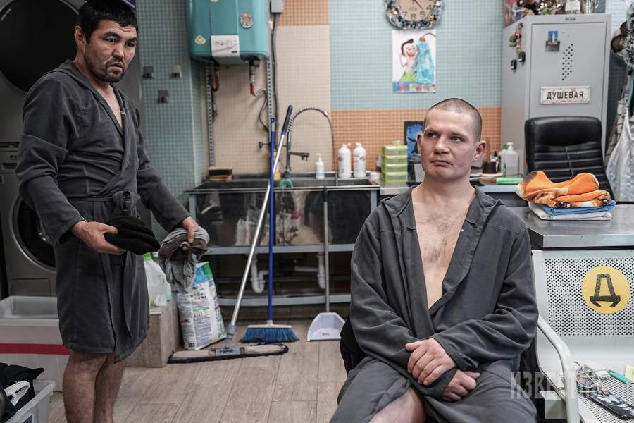 За день здесь могут получить помощь до 15–17 человек, и для многих это редкая возможность привести себя в порядок и почувствовать почву под ногами