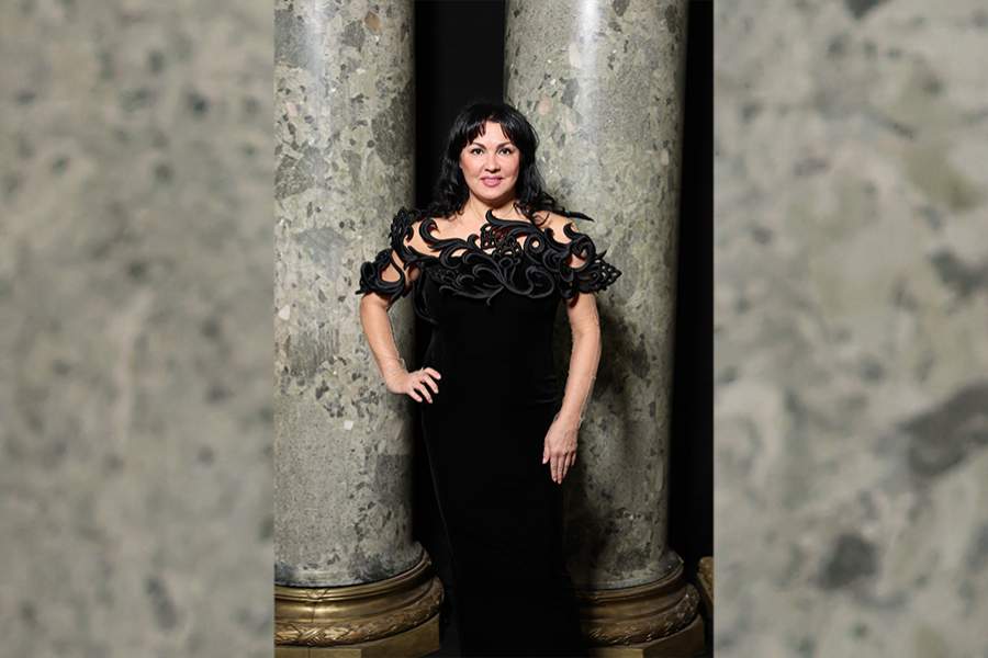 Анна Нетребко