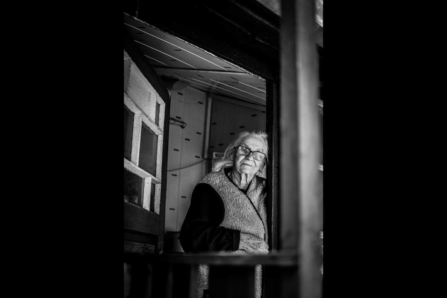 «В сентябре 1941 года немцы двигались из Калужского бора на лошадях и военной технике. Они ничего не брали, брать было нечего. Отца убили…», — вспоминает Валентина Николаевна.