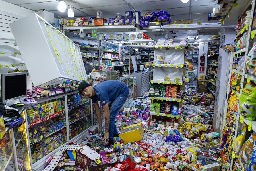  Powerful earthquakes strike Venezuela