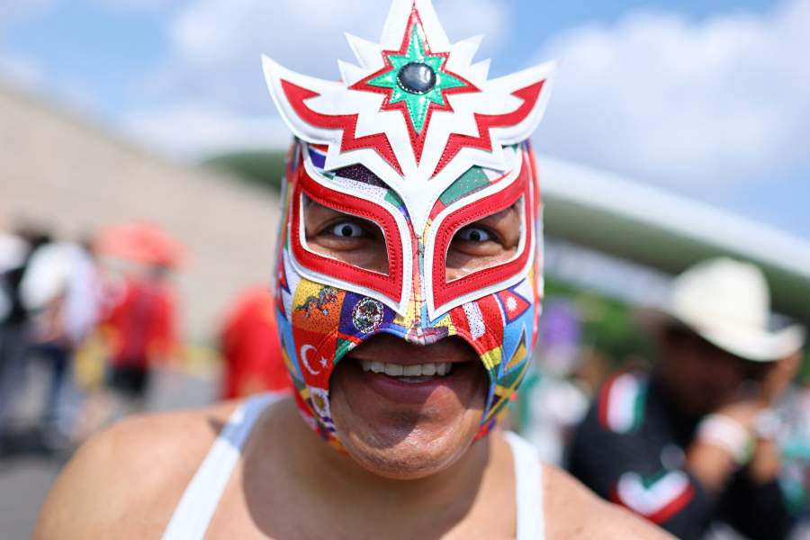 Soccer Football - FIFA World Cup 2026 - Group H - Uruguay v Spain - Estadio Guadalajara, Guadalajara, Mexico - June 26, 2026 A fan wears a mask outside the stadium before the match REUTERS/Raquel Cunha
