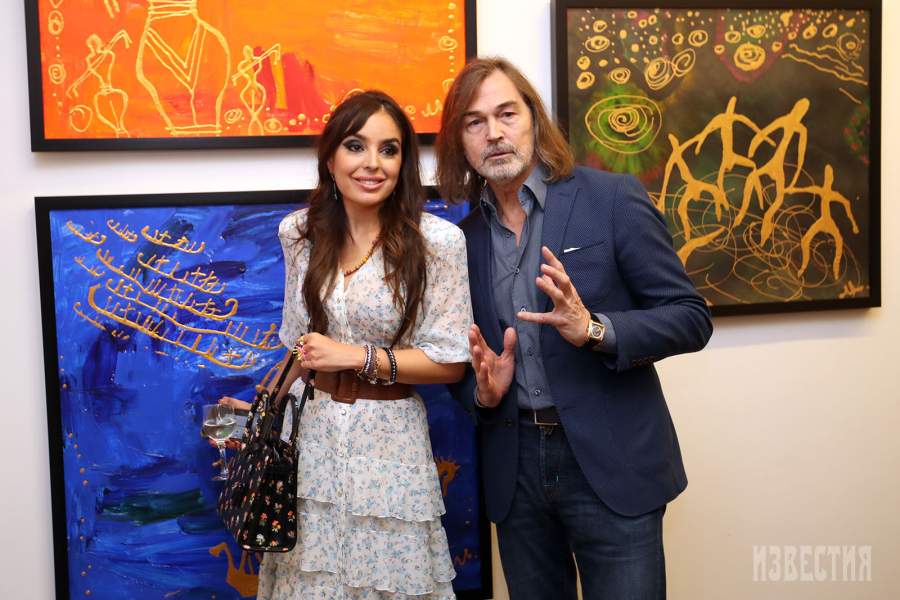 Основательница фонда IDEA Лейла Алиева и художник Никас Сафронов