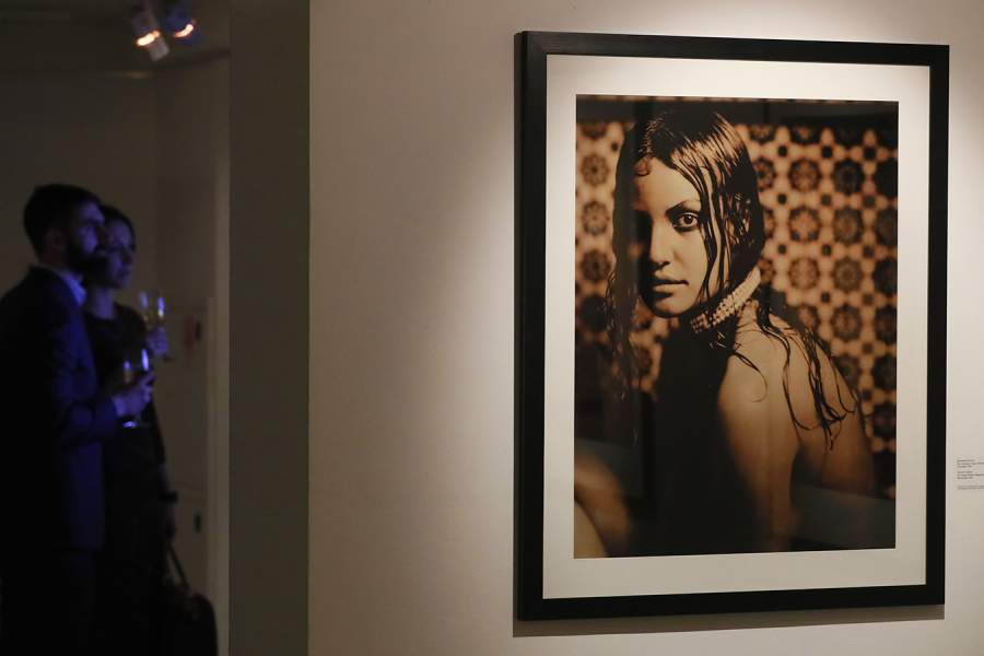 На выставке представлены серии фотографий с середины 80-х годов по сегодняшний день