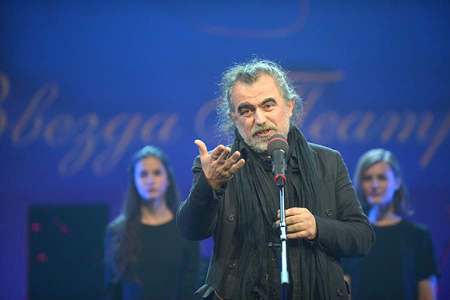 Режиссер спектакля "Сон в летнюю ночь" театра "Мастерская Петра Фоменко", получивший приз в номинации "Лучший спектакль большой формы"