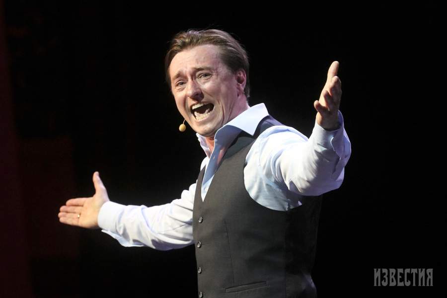 Сергей Безруков на «Звездном вечере», посвященном 90-летнему юбилею Эльдара Рязанова