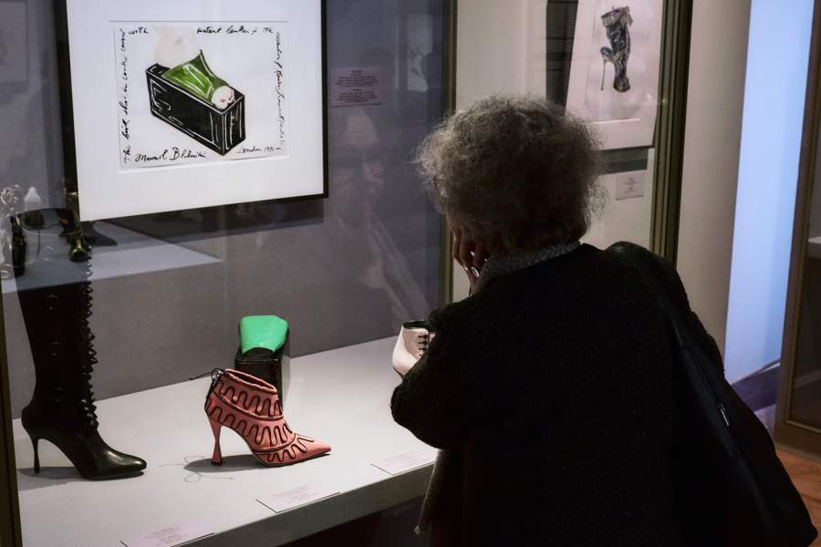 Выставка «Маноло Бланик. Обувь как искусство» в  Эрмитаже