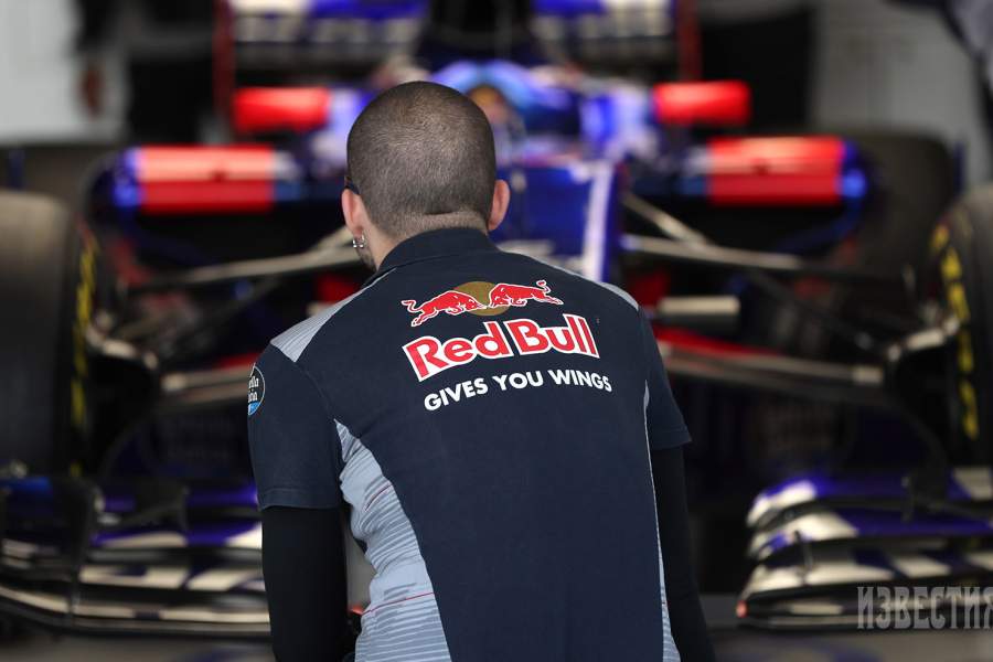 В боксах команды Toro Rosso