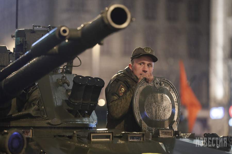 Ночная репетиция парада Победы