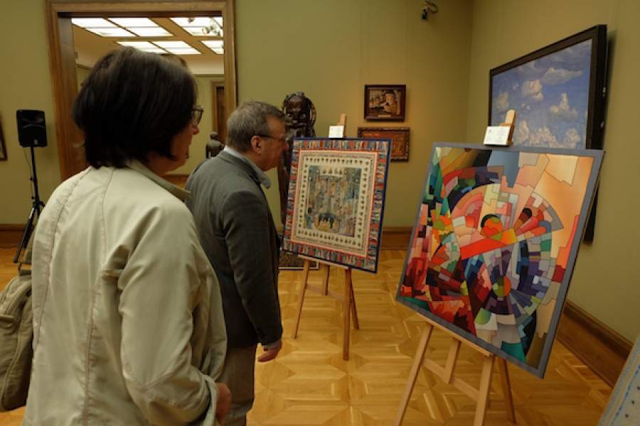 гости презентации новой сувенирной продукции Третьяковки